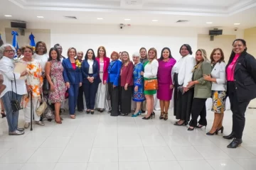 Parlacen realiza conferencia sobre importancia de la participación política de la mujer