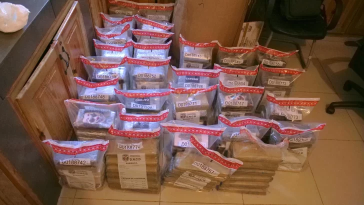 DNCD decomisa 180 paquetes de cocaína en el AILA