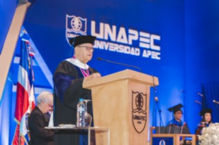Universidad APEC titula 723 profesionales en diversas ciencias del saber