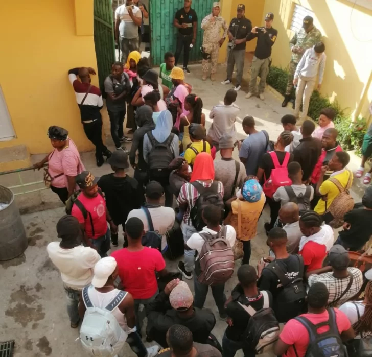 Detienen 'en escondite' a 72 haitianos indocumentados