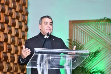 Reverendo-padre-doctor-Isaac-Garcia-de-la-Cruz-728x485