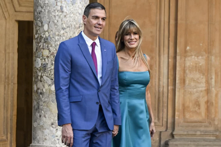 Presidente Sánchez considera renunciar tras denuncia contra su esposa