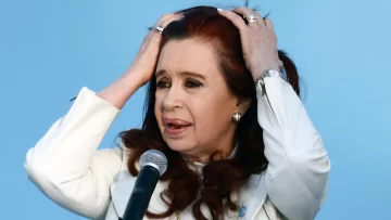 Kirchner acusa a Milei de someter a Argentina a un sacrificio 