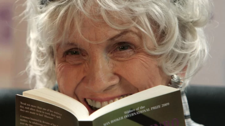 La canadiense Alice Munro, ganadora del Nobel de Literatura en 2013, fallece a los 92 años