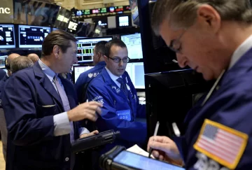 Wall Street termina dispersa, cerca del equilibrio