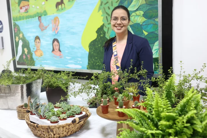 Colaboradoras de Medio Ambiente participan en bazar “Madres emprendedoras”