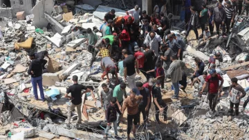 Un hospital de Gaza afirma que un ataque israelí mató a 20 personas en Nuseirat