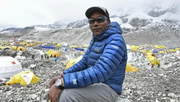 Un alpinista nepalí escala por 30ª vez el Everest y bate su propio récord