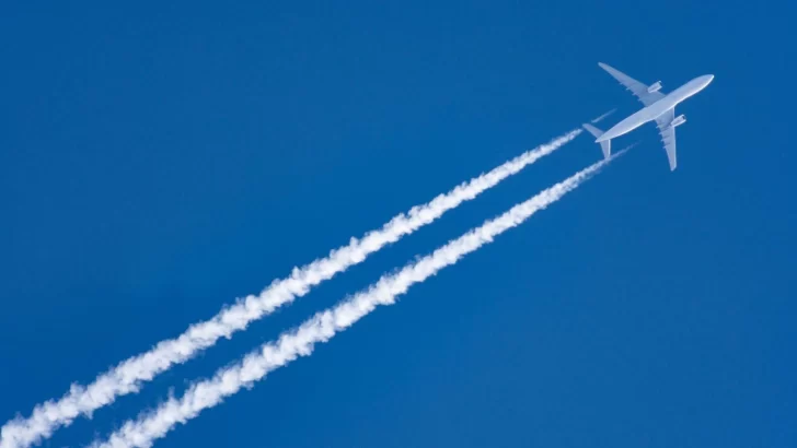 Qué son las raras turbulencias de aire claro que dejaron un muerto y decenas de heridos en el vuelo de Singapore Airlines y por qué son tan peligrosas