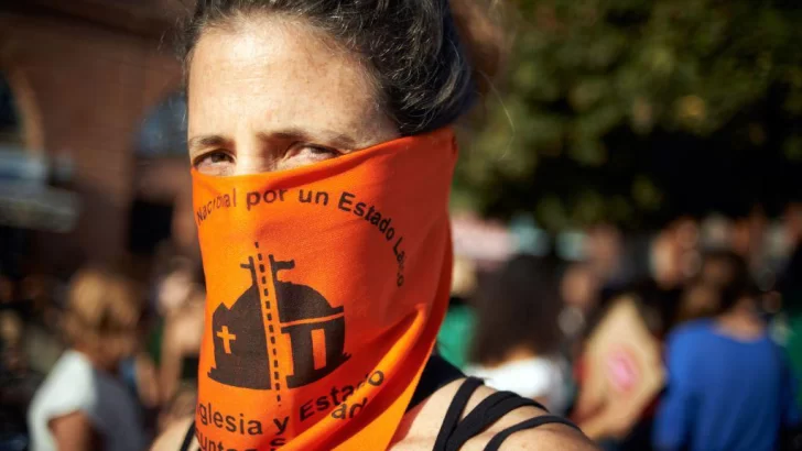 'La culpa es una herramienta de control religioso que nos impide a las mujeres pensar, tomar decisiones': Marilú Rojas, teóloga feminista de la liberación