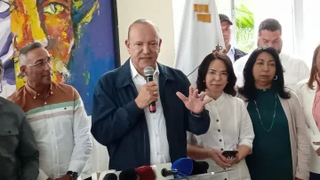 Alcalde de Santiago se rehúsa a hablar sobre situación financiera del ayuntamiento