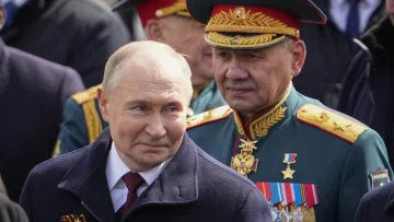 Vladimir Putin reemplaza el ministro de Defensa de Rusia Vladimir Putin reemplaza el ministro de Defensa de Rusia
