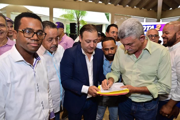 Abel Martínez celebra el Día del Agricultor y reafirma su compromiso con los productores dominicanos