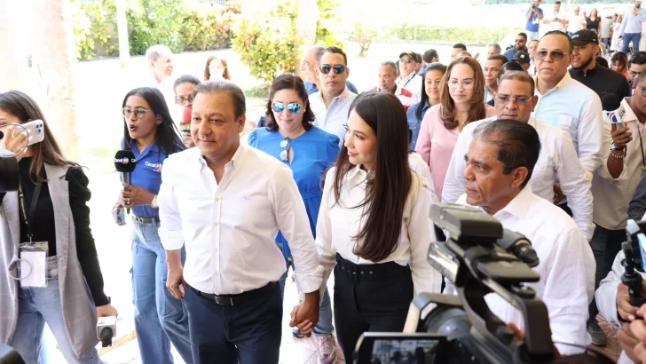 Abel ejerce su derecho al voto y llama a la ciudadanía a acudir a las urnas