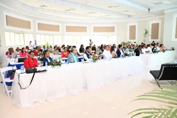 DESARROLLAN-EN-UCNE-PANEL-SOBRE-DESORDEN-INFORMATIVO-Y-REVOLUCION-DE-LA-INTELIGENCIA-ARTIFICIAL-728x485