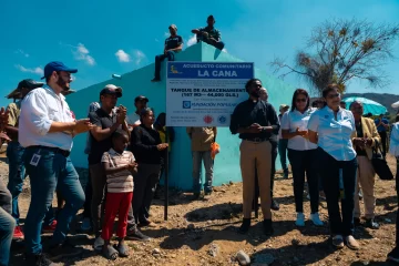 Fundación Popular beneficia a familias con acueducto en San Juan