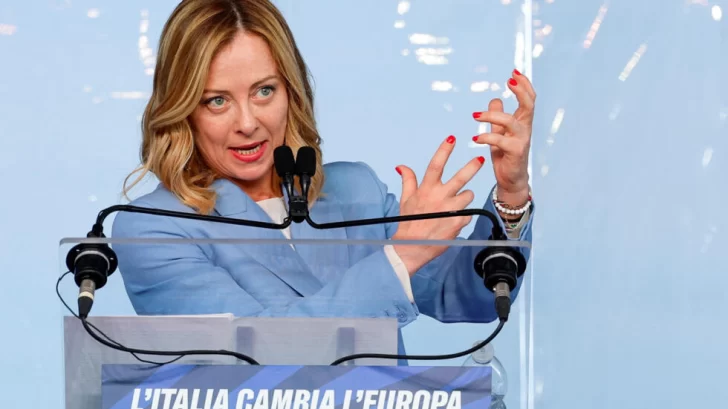 Entre ultraderechistas te veas…la italiana Meloni piropea a la francesa Marine Le Pen