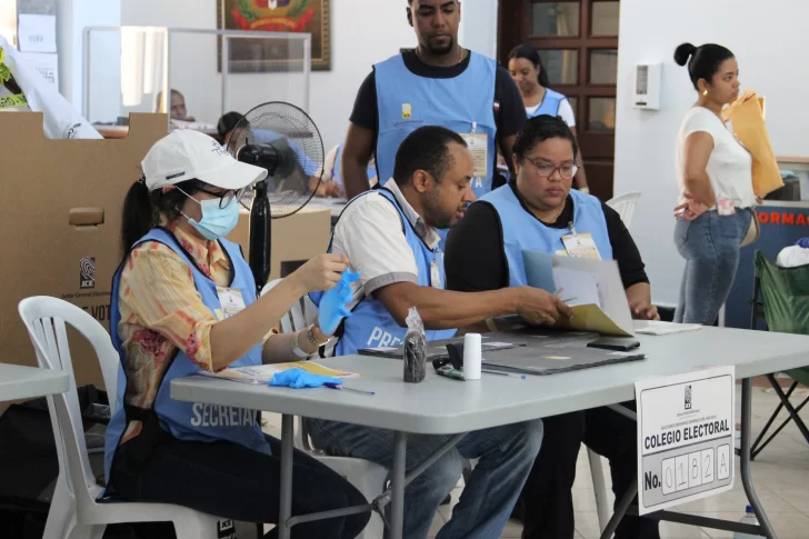 Primer boletín: Omar obtiene 55.61 %, Guillermo 41.29 %