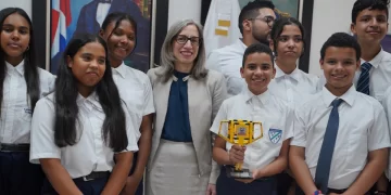 Minerd reconoce a 88 estudiantes ganadores de la competencia de robótica First Lego League 2024
