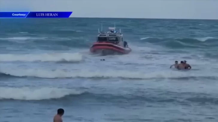 Dominicano muere en playa de Florida cuando intentaba salvar a su hijo