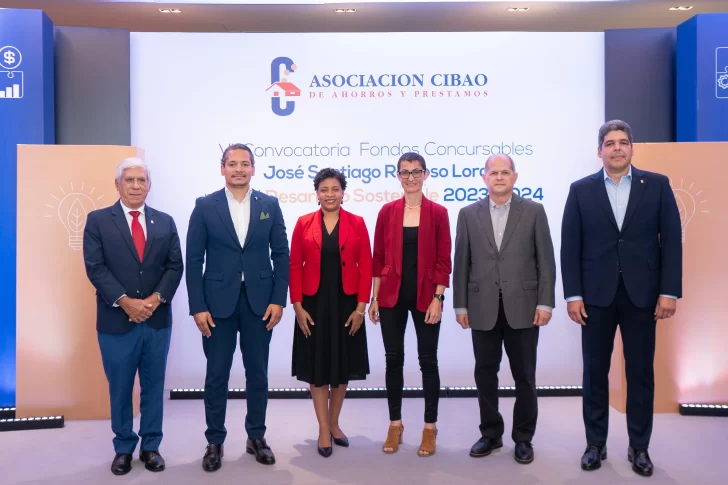 Asociación Cibao entrega fondos para desarrollo de proyectos sociales