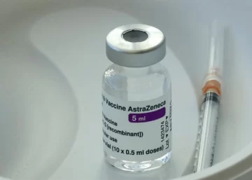 AstraZeneca retirará por falta de demanda su vacuna contra la COVID-19