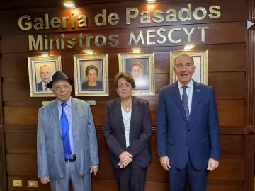 Mescyt inaugura galería de pasados ministros