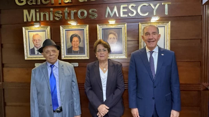 Mescyt inaugura galería de pasados ministros