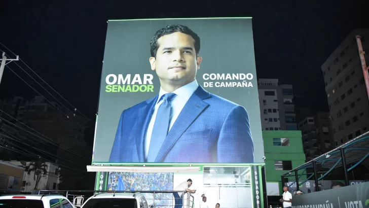 Comando de campaña de Omar Fernández inicia montaje de tarima