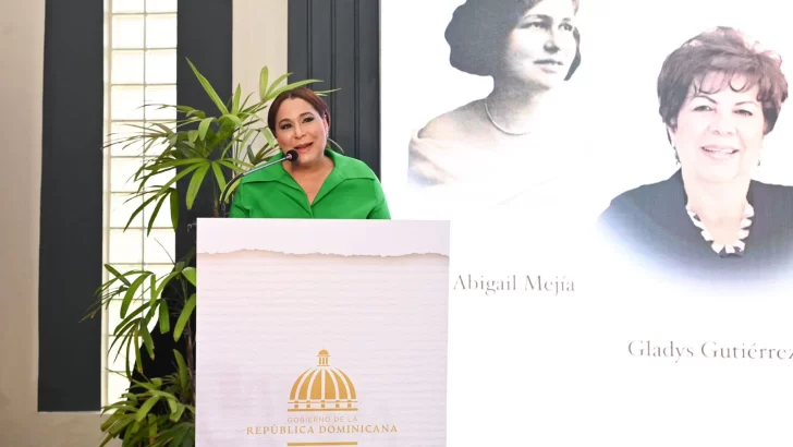 Ministerio de la Mujer devela los retratos de Abigail Mejía, Gladys Gutiérrez y Magaly Pineda