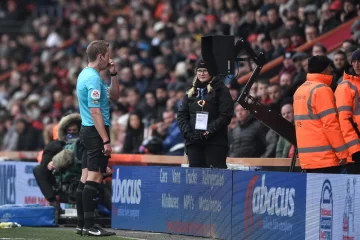 Premier League decidirá si deja o elimina el VAR, el videoarbitraje