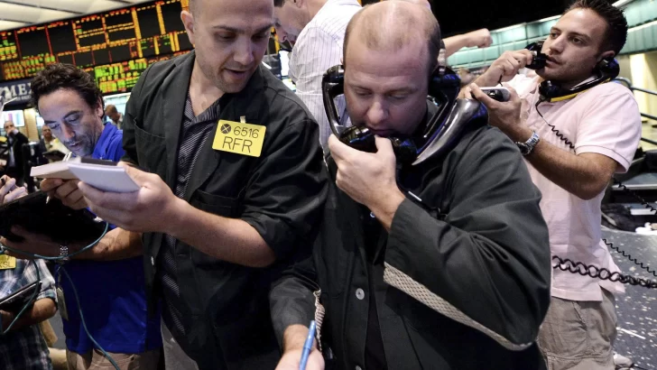 El Dow Jones sube y cierra con un récord su mejor sesión en un año