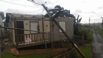 Ministro continúa visita a zona afectadas por lluvia y Defensa Civil, eléctricas y COE se alistan para temporada ciclónica