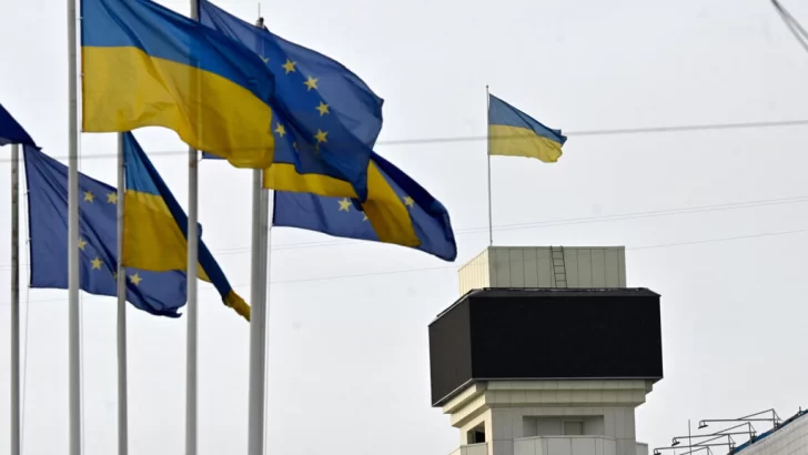 La UE anuncia acuerdo para comenzar a negociar la adhesión de Ucrania y Moldavia el 25 de junio
