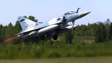 Macron se dice ahora favorable a entregar cazas Mirage 2000-5 a Ucrania