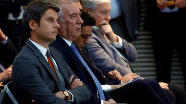 Francia: el oficialismo lanza coalición 'Juntos por la República'; aumenta división de los conservadores