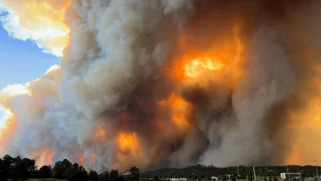 Al menos dos muertos y 8.000 evacuados por dos incendios forestales en Nuevo México
