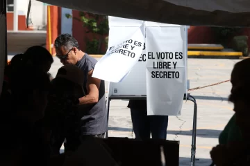 Candidato opositor Álvarez Máynez pide una elección 'en paz' en México