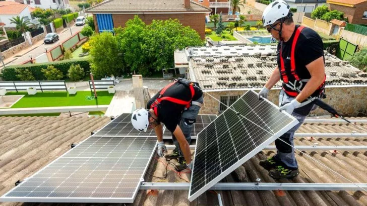 El dilema que enfrenta España por producir demasiada electricidad con energías renovables