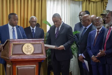 Oficializado Gobierno de Conille de 14 ministros y 18 ministerios