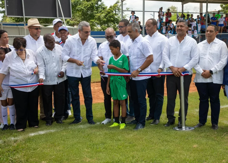 Abinader reinicia programa de inauguraciones en todo el país