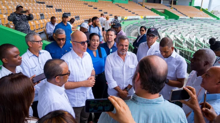 Gobierno entrega RD$ 84 millones como primera partida para remodelar el Estadio Tetelo Vargas