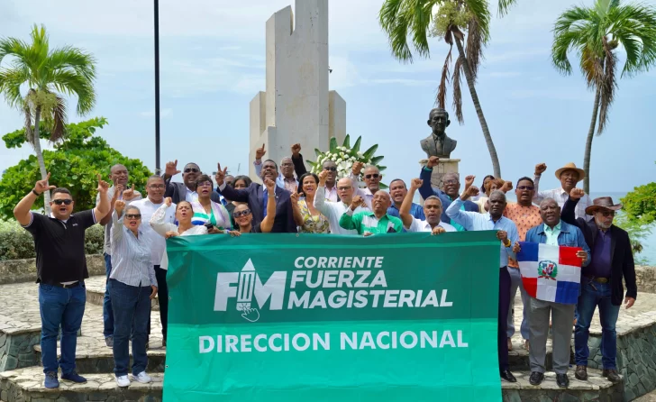 Fuerza del Pueblo realiza actividades por Día del Maestro