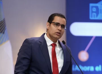 Juan Ariel Jiménez propone incluir educación financiera en los programas de estudios