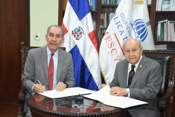 MESCyT y UNAPEC suscriben alianza estratégica para impartir doctorado en administración de negocios