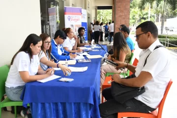 Ministerio de Trabajo invita a recepción de currículums para vacantes en aerolíneas