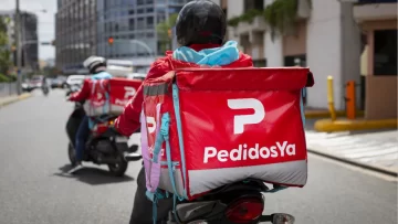 Proconsumidor: PedidosYa reemplaza mochilas en mal estado para transportar alimentos