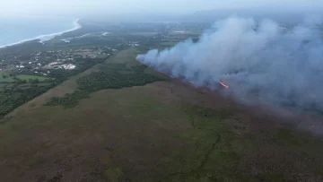 Un incendio afecta a la parte superior del Monumento Natural Lagunas de Cabarete y Goleta