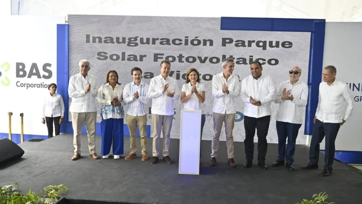 Vicepresidenta inaugura parque fotovoltaico La Victoria