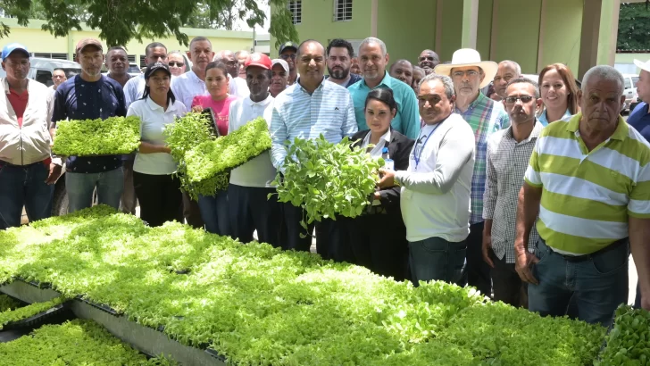 Ministerio de Agricultura entrega insumos de siembra en la Regional Nordeste